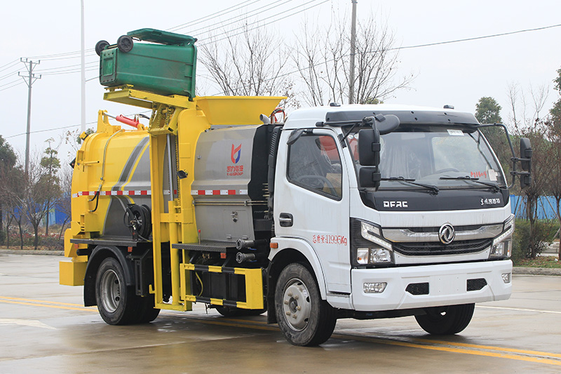 東風(fēng)大多利卡餐廚垃圾車 8方-方罐