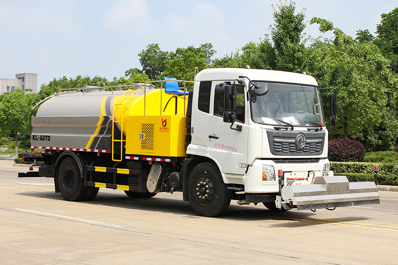 東風(fēng)天錦路面清洗車(chē)（帶副發(fā)） 9.3方