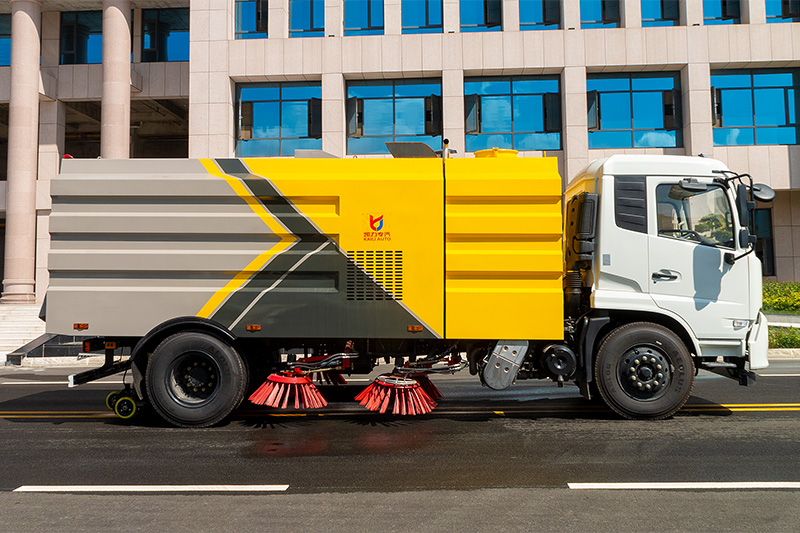 東風天錦掃路車   8方垃圾箱 4方清水箱