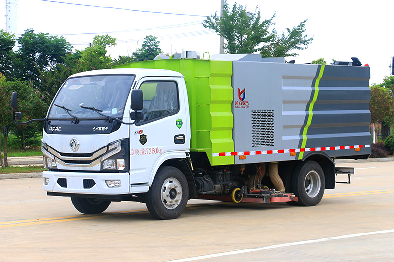 東風小多利卡中置吸塵車    4方垃圾箱 1方清水箱