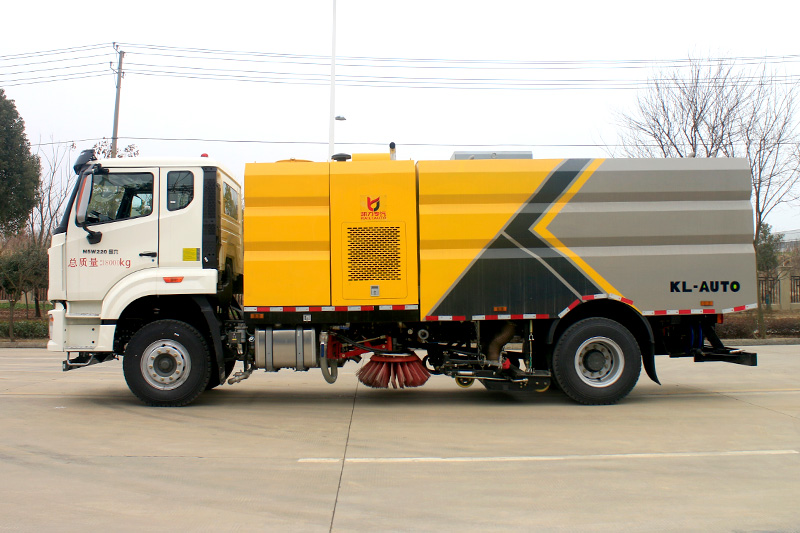 重汽豪沃NX洗掃車  7垃圾箱  9方清水箱